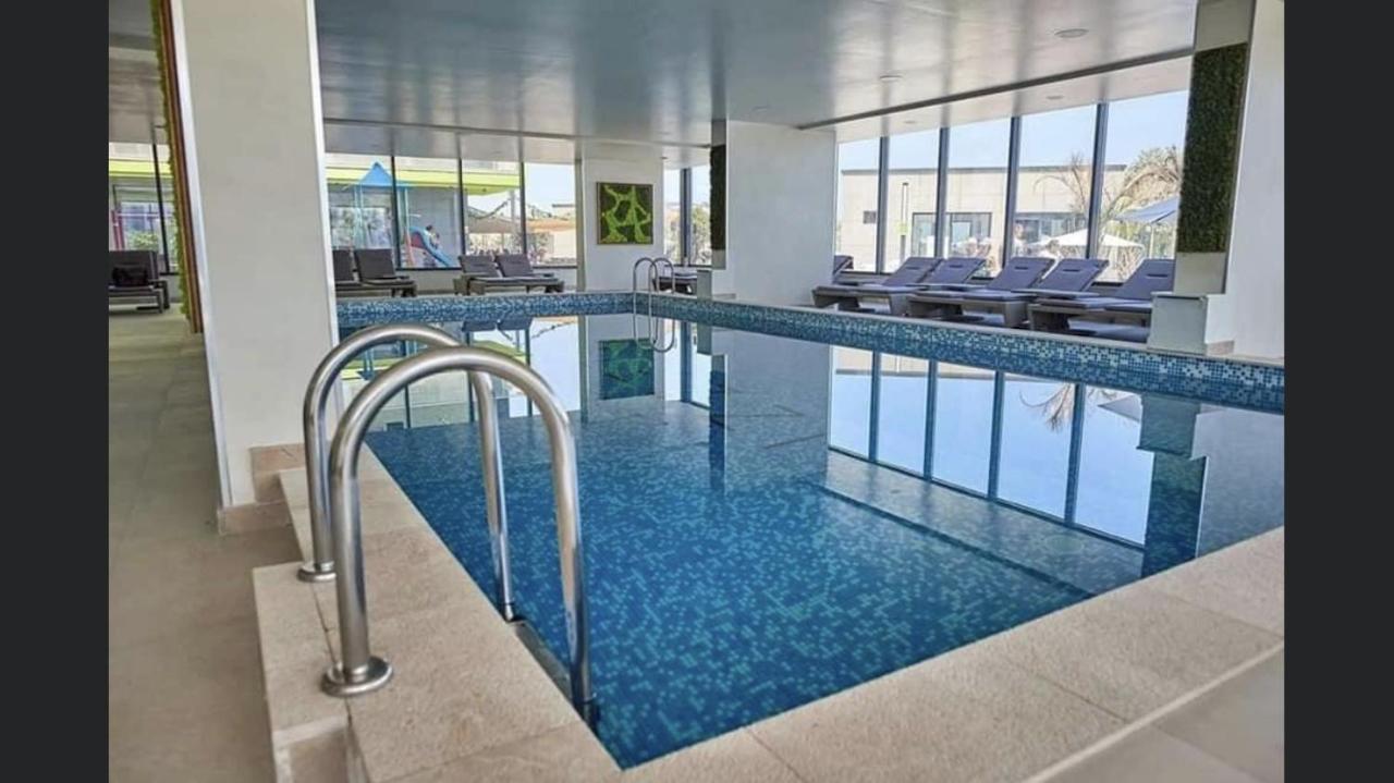Apartament Rebeca Lux By Alezzi Beach Resort Năvodari Eksteriør billede
